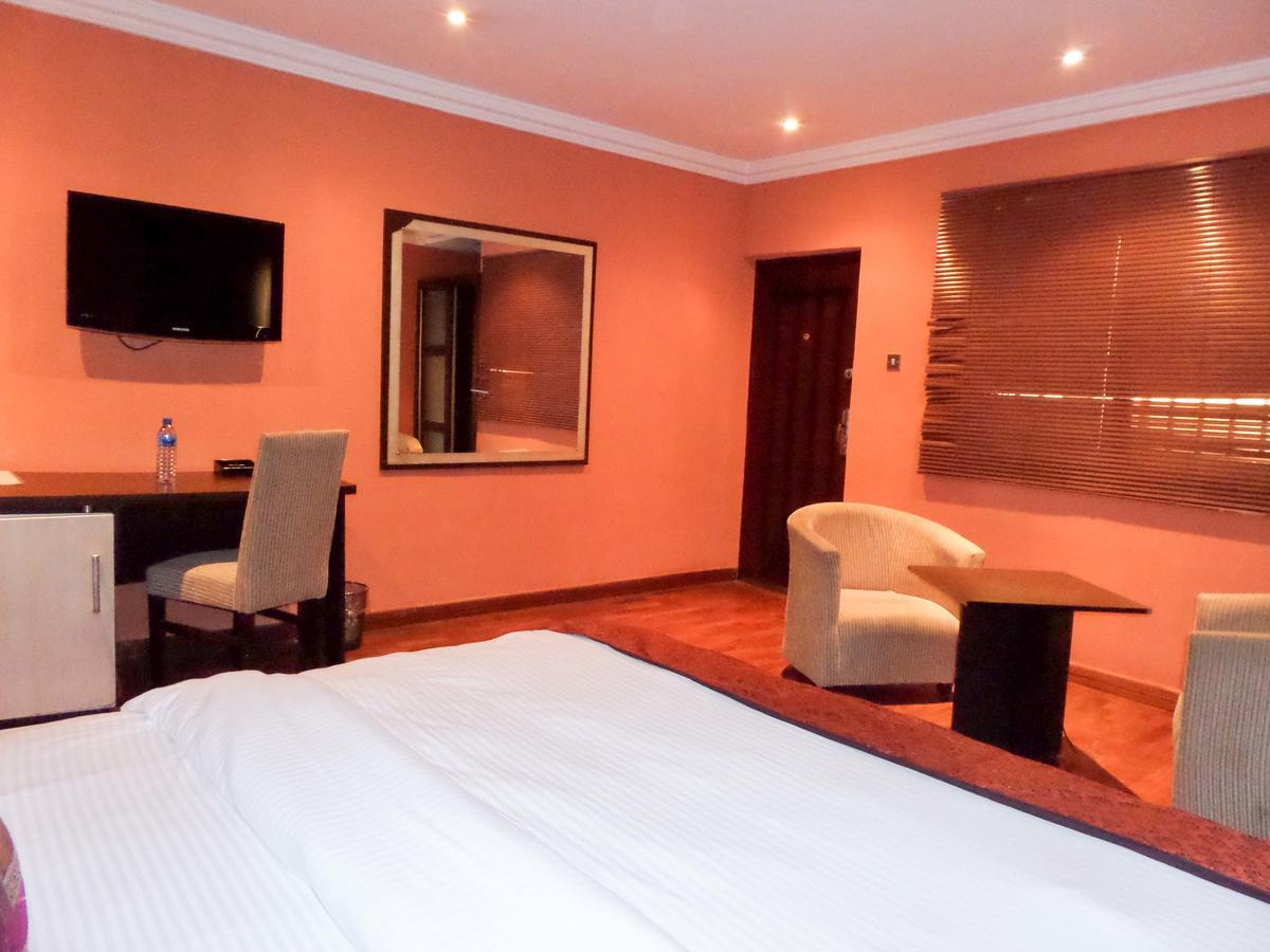 Aries Suites Lagos Esterno foto