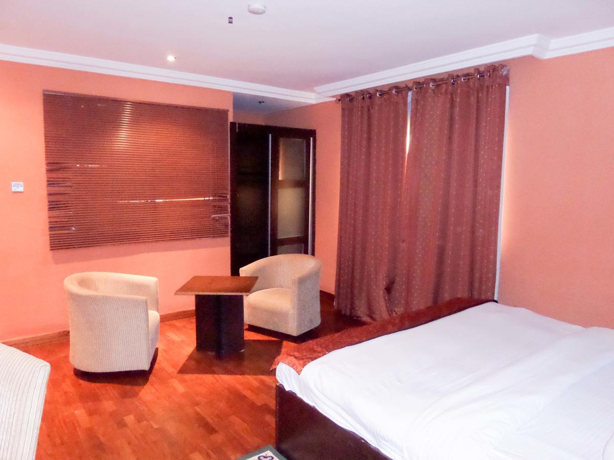 Aries Suites Lagos Esterno foto