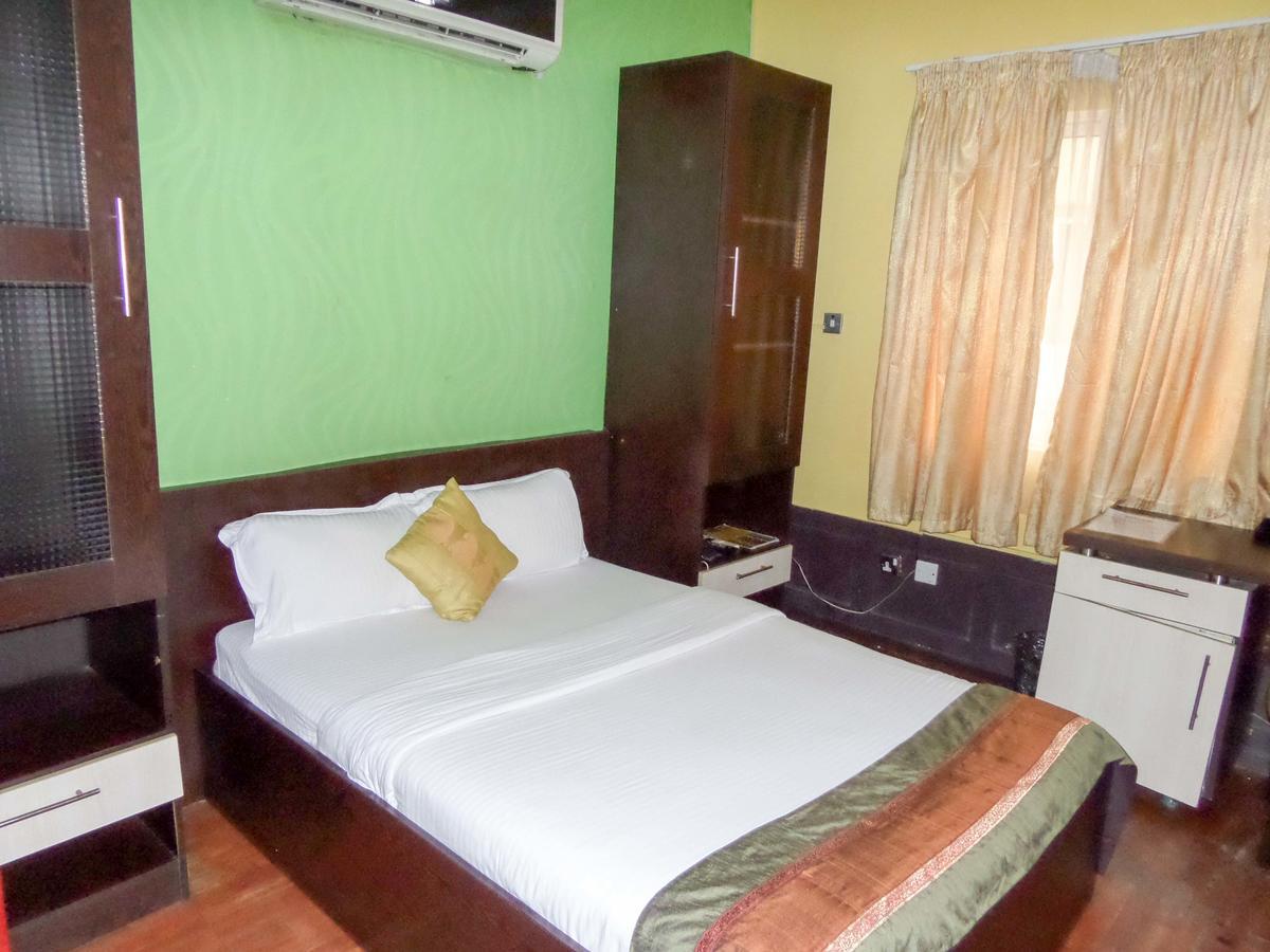 Aries Suites Lagos Esterno foto