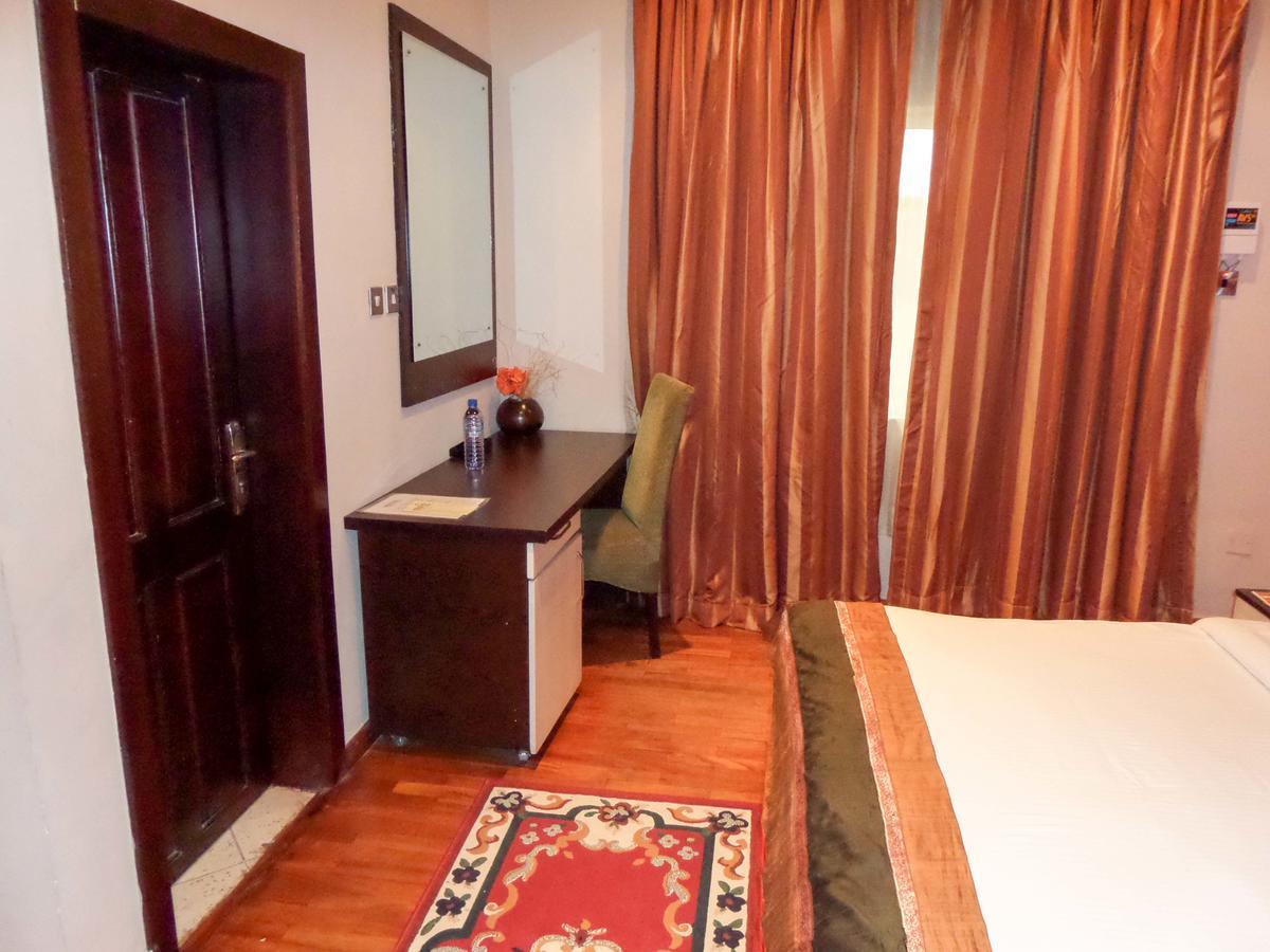 Aries Suites Lagos Esterno foto