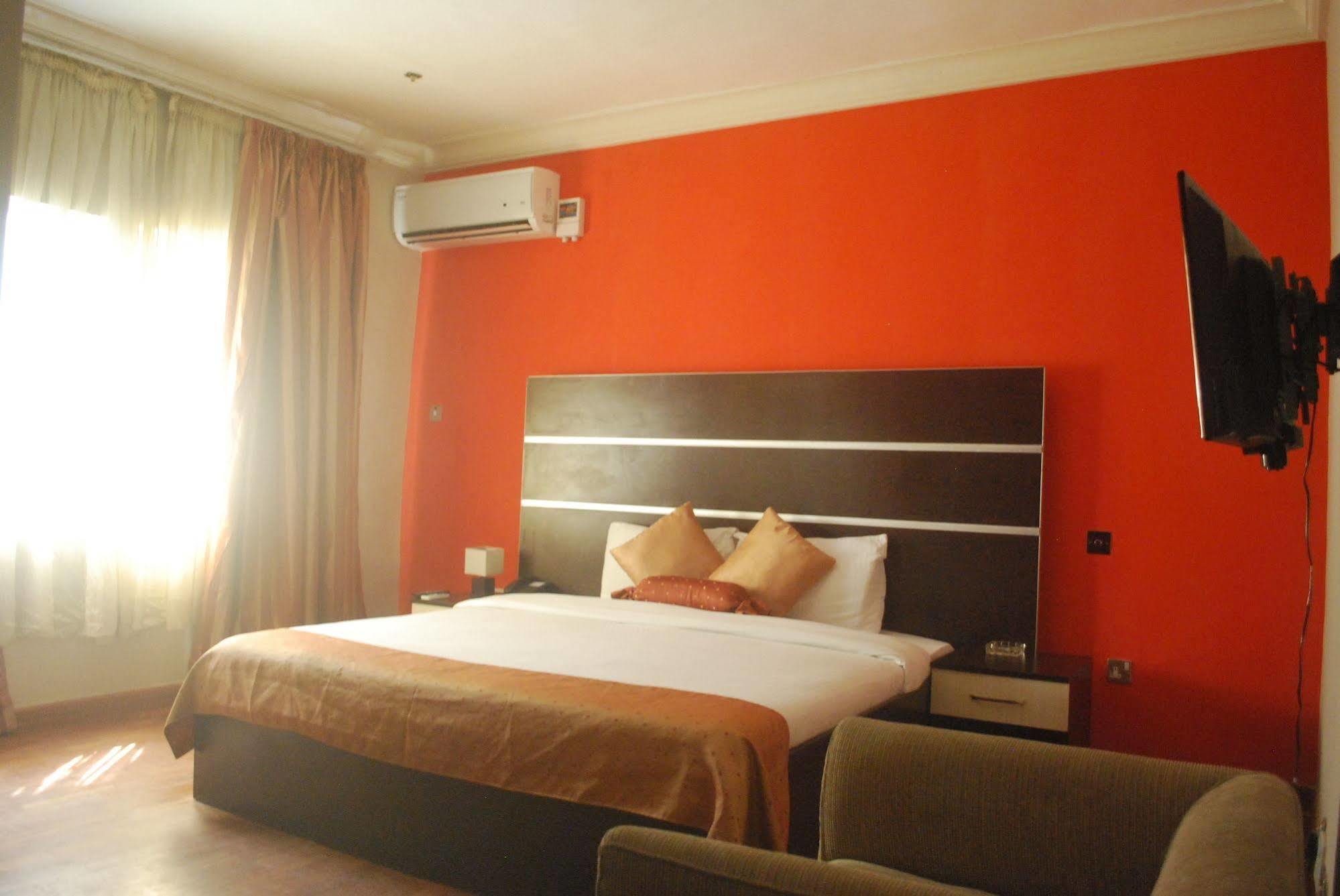 Aries Suites Lagos Esterno foto